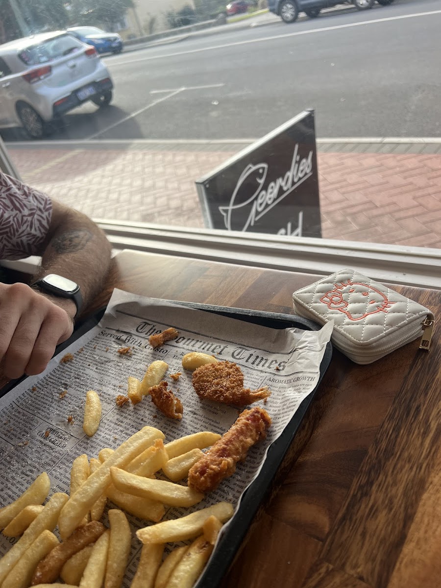 Geordies Fish and Chips Photo 6