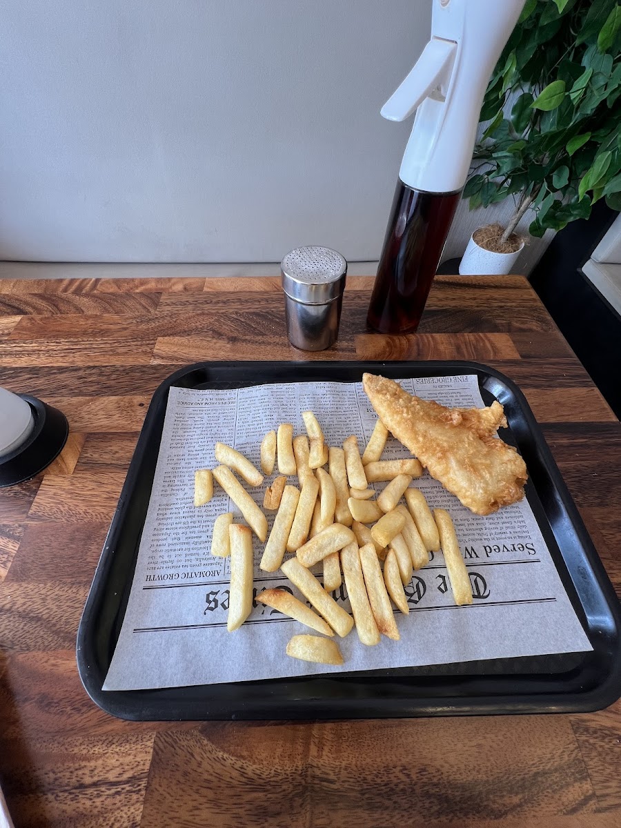 Geordies Fish and Chips Photo 7