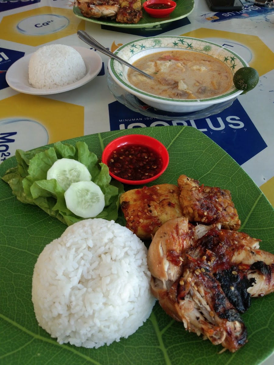 Ayam Penyet Bu Ida Photo 2