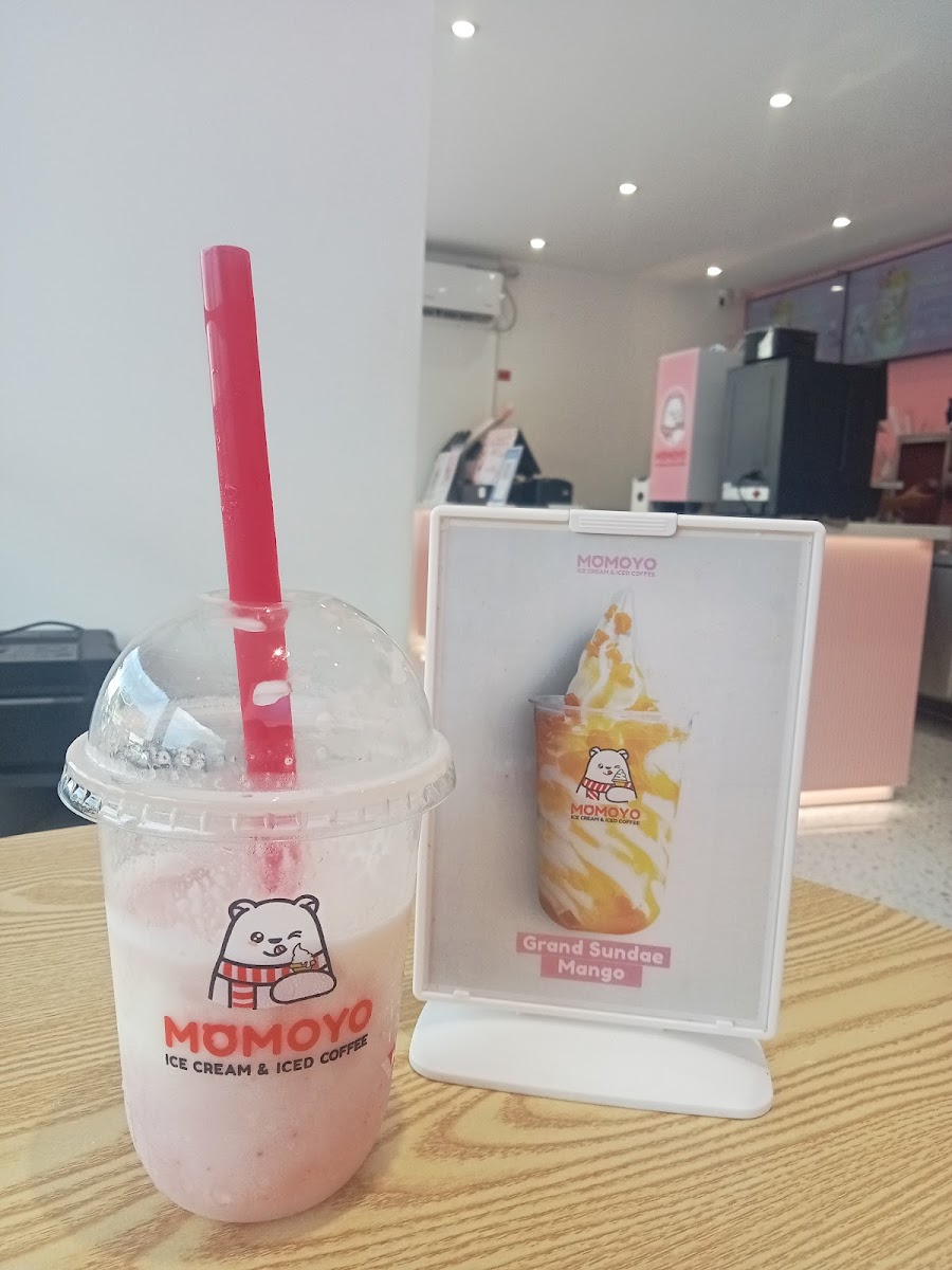 Momoyo Photo 3