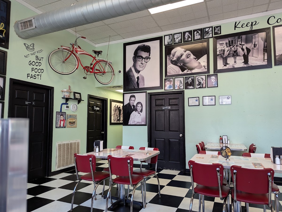 Boomarang Diner Photo 4