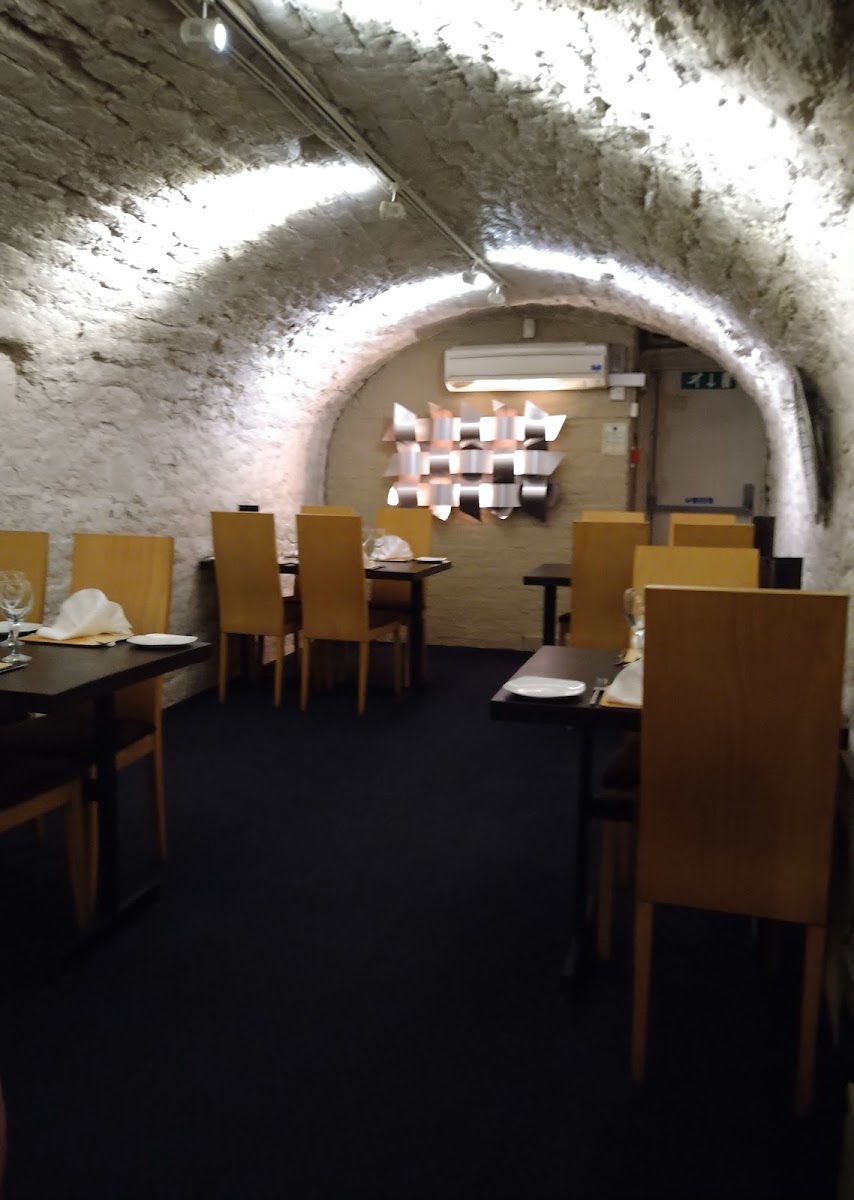 Basmati Indian Restaurant Petworth Photo 4