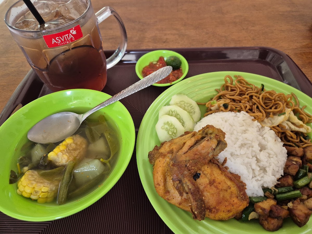 Warung Nasi Bu Tri Photo 2