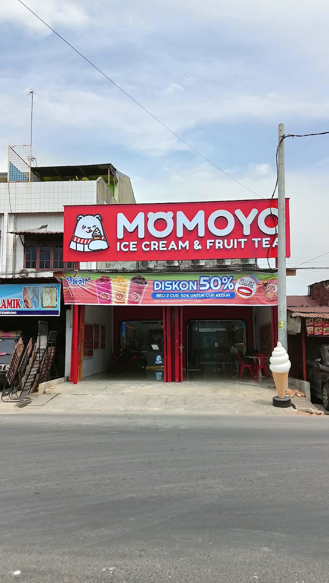 Momoyo ice cream &fruit tea tembung