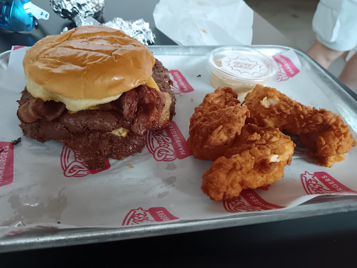 Doug's Hamburgers Photo 7