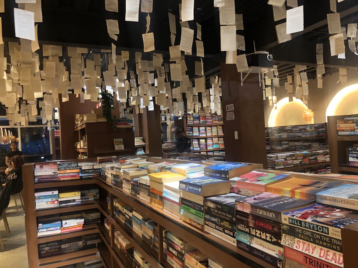 NB Lounge Cafe Bookstore Photo 4