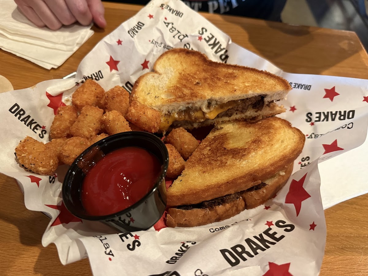 Drake's Evansville Photo 4