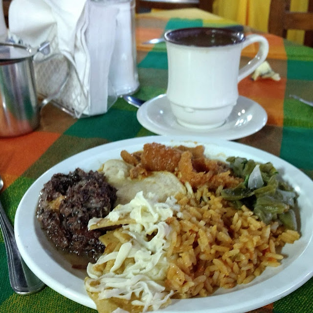 Barbacoa Y Chilaquiles