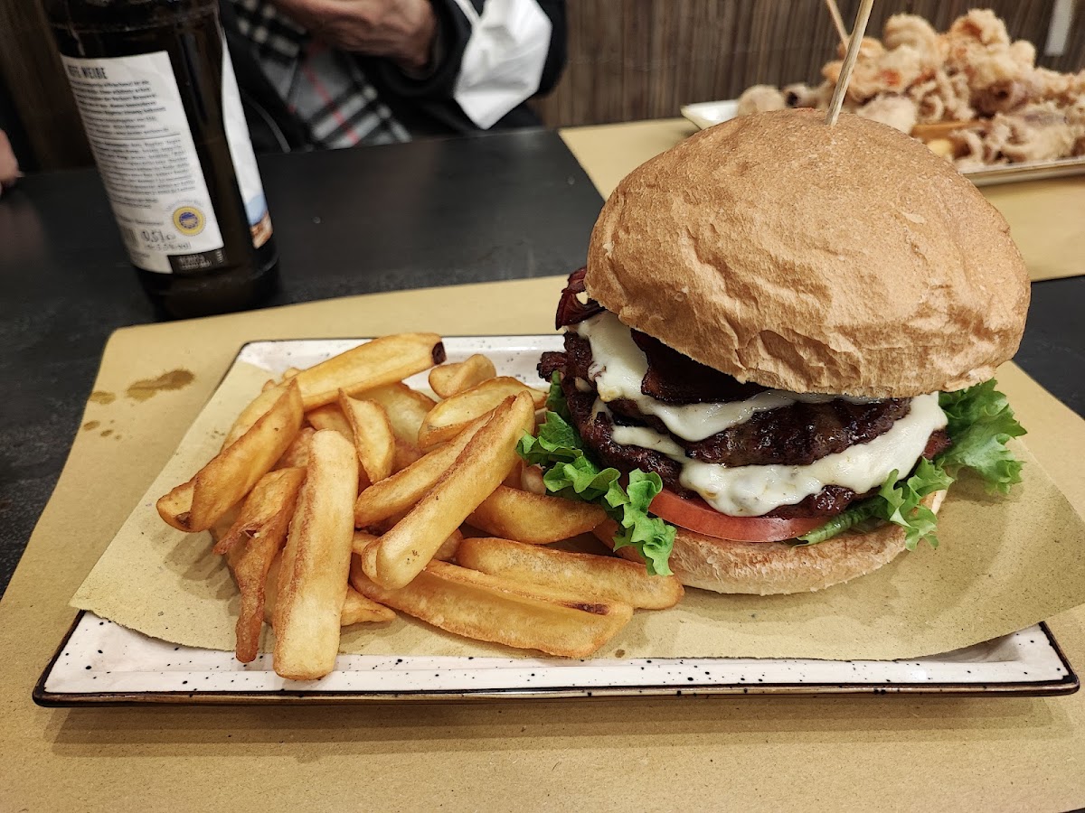 Love Food Street Photo 6