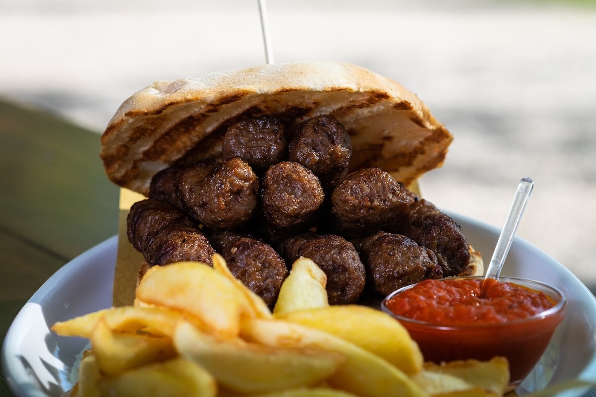 Love Food Street Photo 7