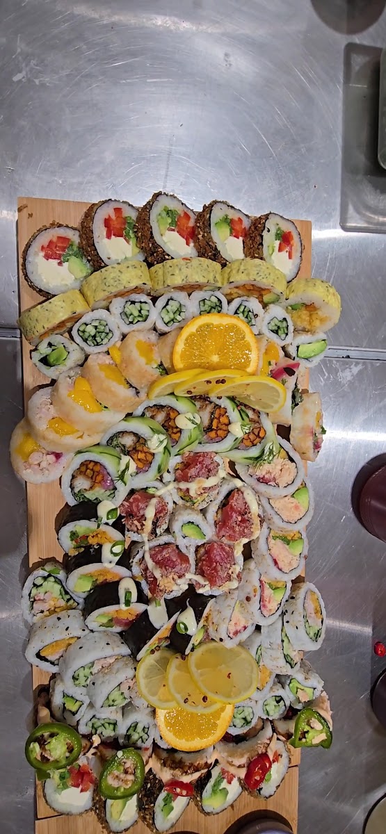 Sushi Taxi Photo 8