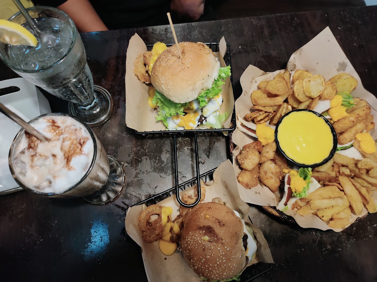 A-Delpha's Burger Photo 4