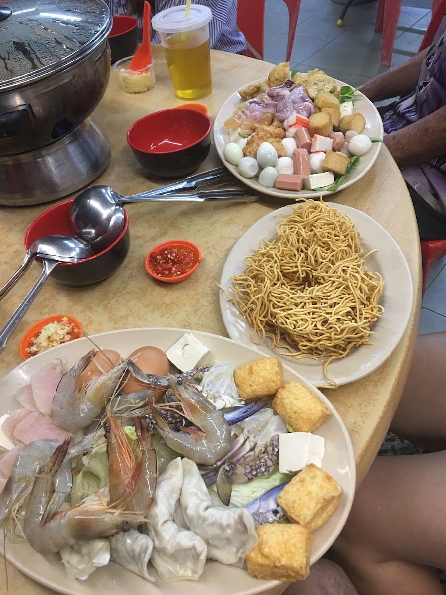 Lim Yew Steamboat Restaurant Photo 7