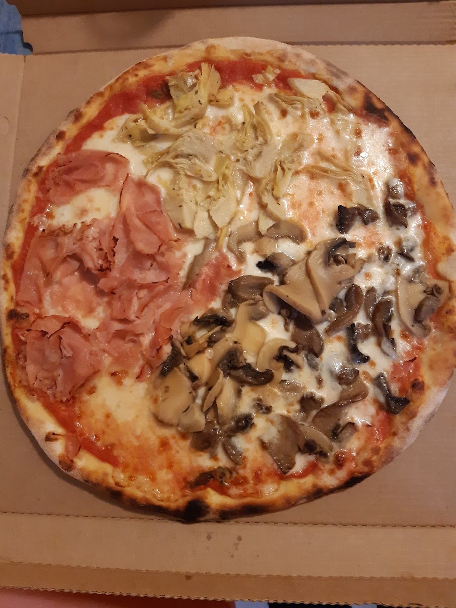 La Nuova Pizzeria Photo 4