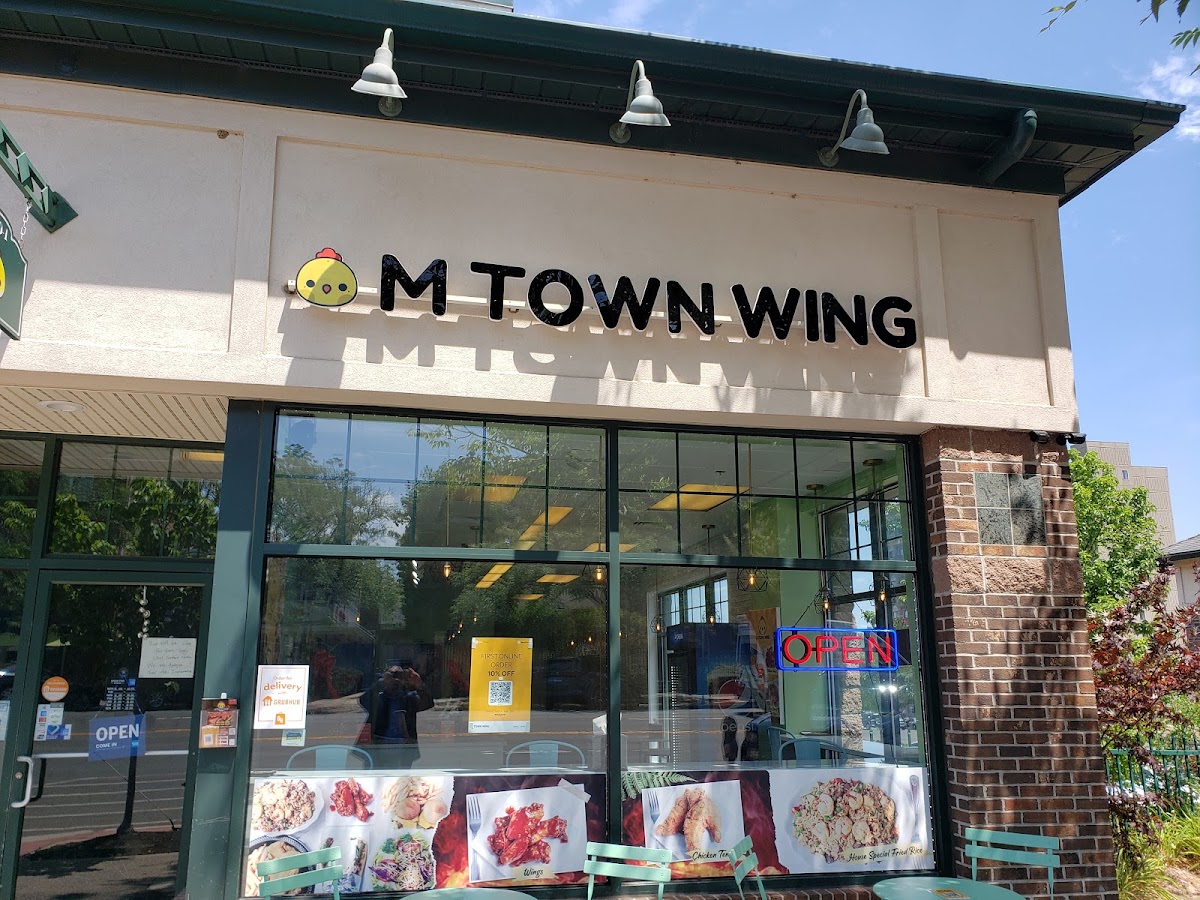 M TOWN WING