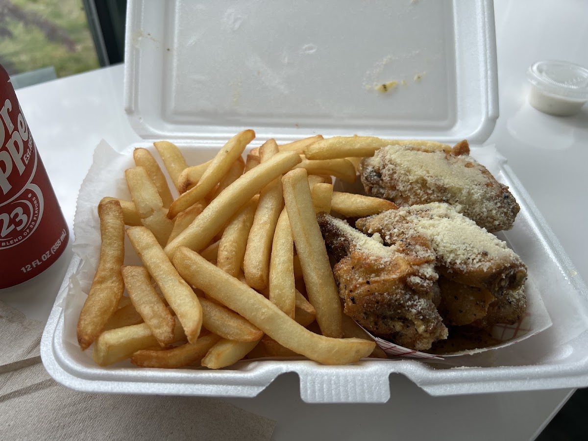 M TOWN WING Photo 5