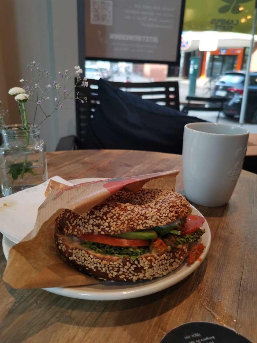 Coffee Fellows - Kaffee, Bagels, Frühstück Photo 7