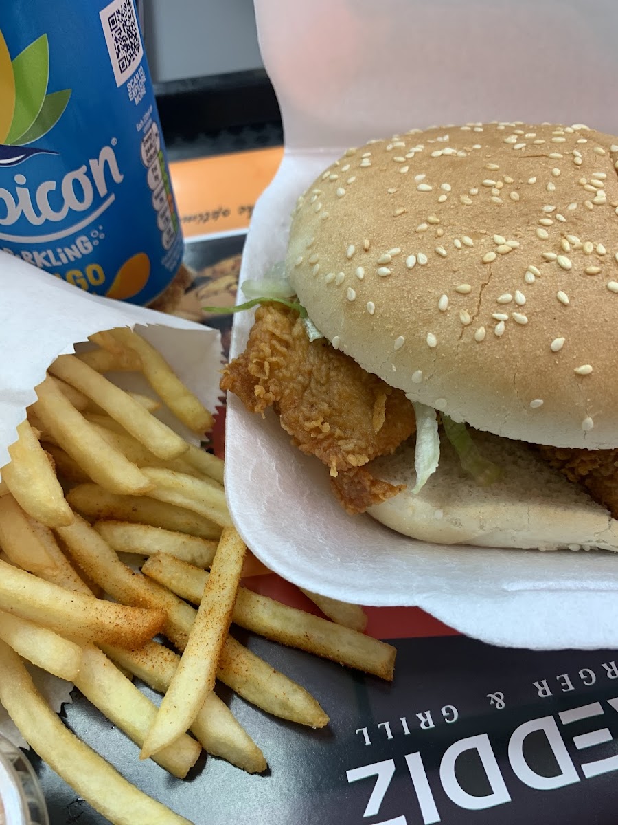 Freddiz Burger & Grill Photo 6