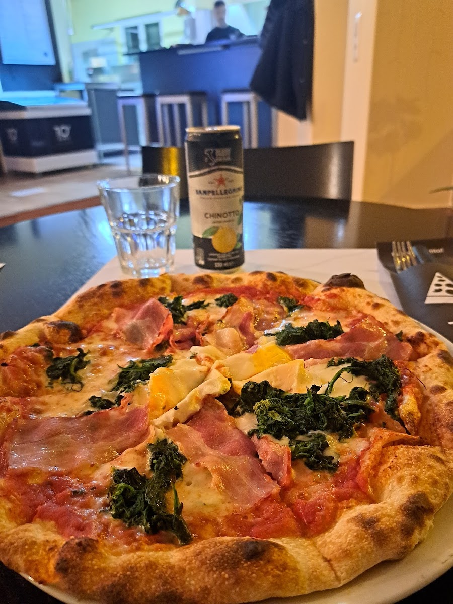 dieci Pizza Kurier Zug-Baar Photo 4