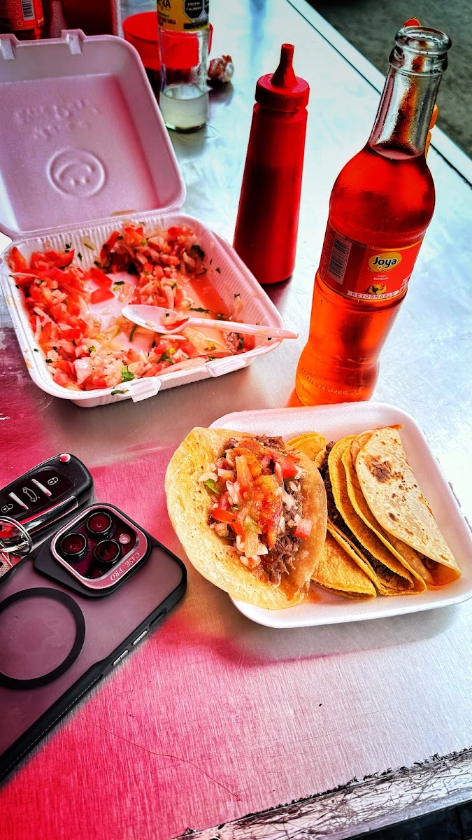 TACOS EL GÜERO TEC Photo 3