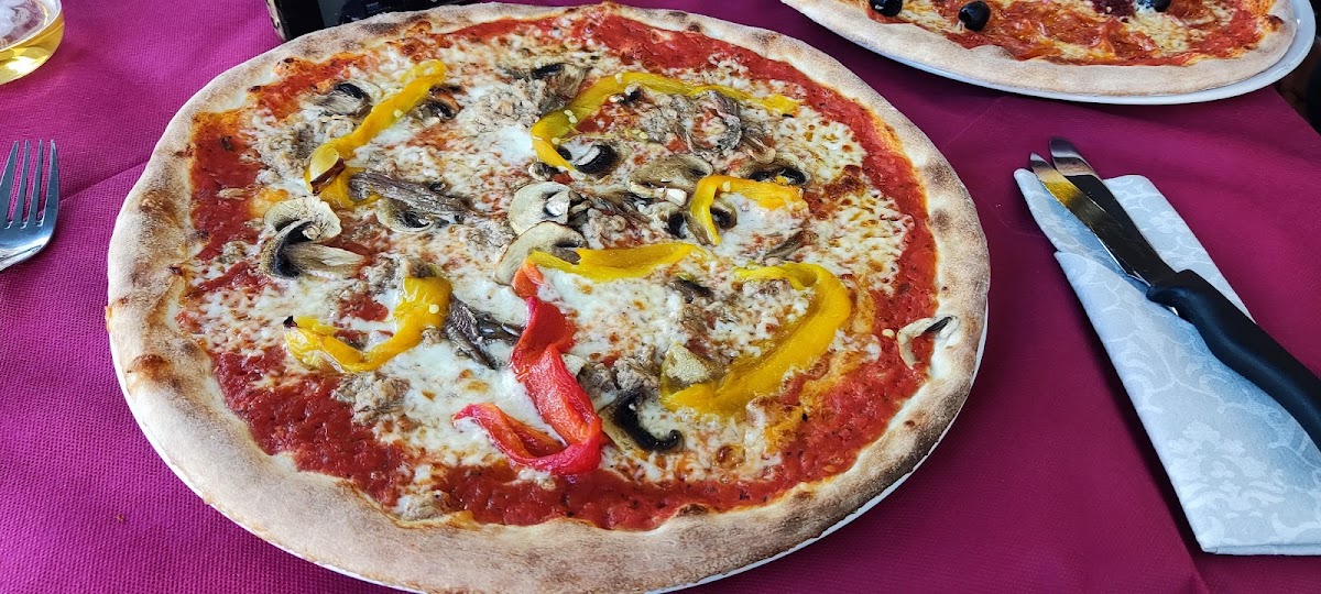 Ristorante e Pizzeria Emirosa Photo 6