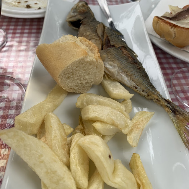 Boquerones Fritos Con Patatas Fritas