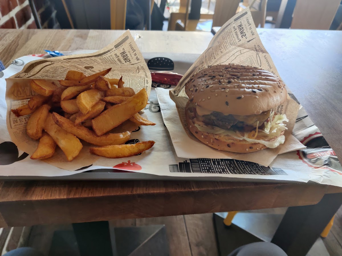 Corner Burger Photo 3