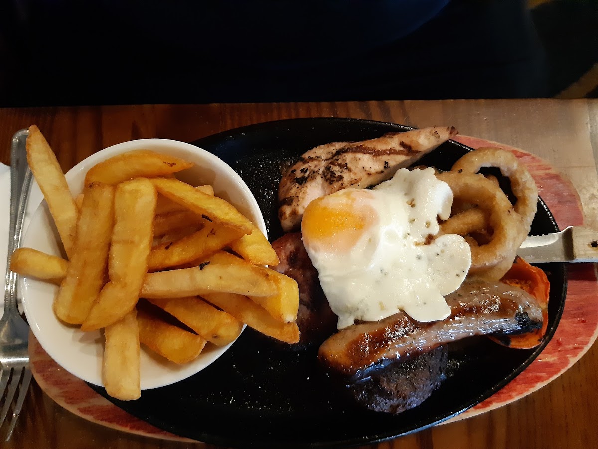 The Rose And Crown Photo 6