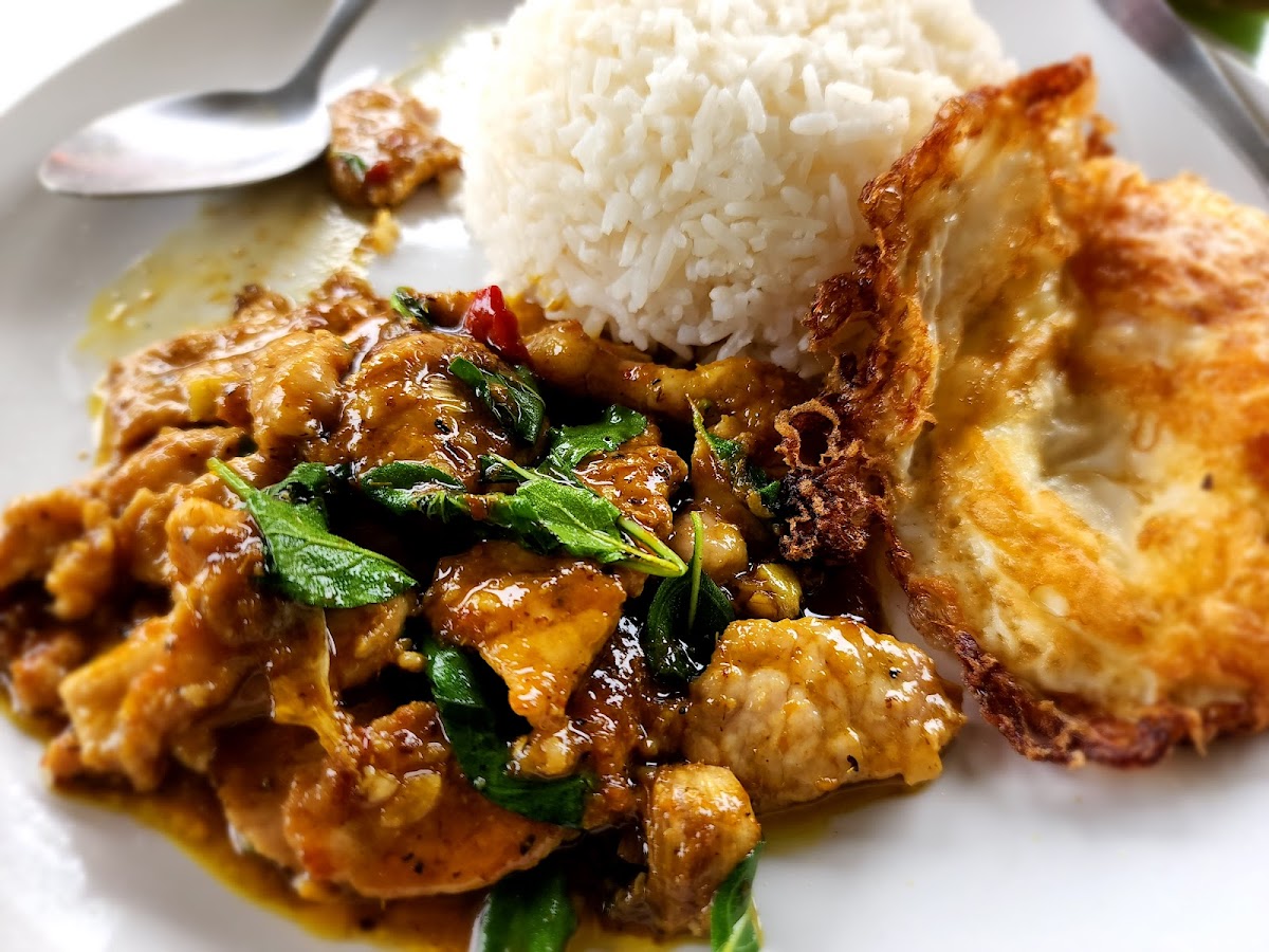 ก๋วยเตี๋ยวแปะบูรณ์ ราดหน้ายอดผัก - บางปอ 4 เกาะสมุย (Noodle Bang Po 4) Photo 6