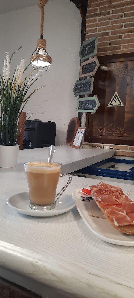 Cafeteria Isis de Luna Photo 10