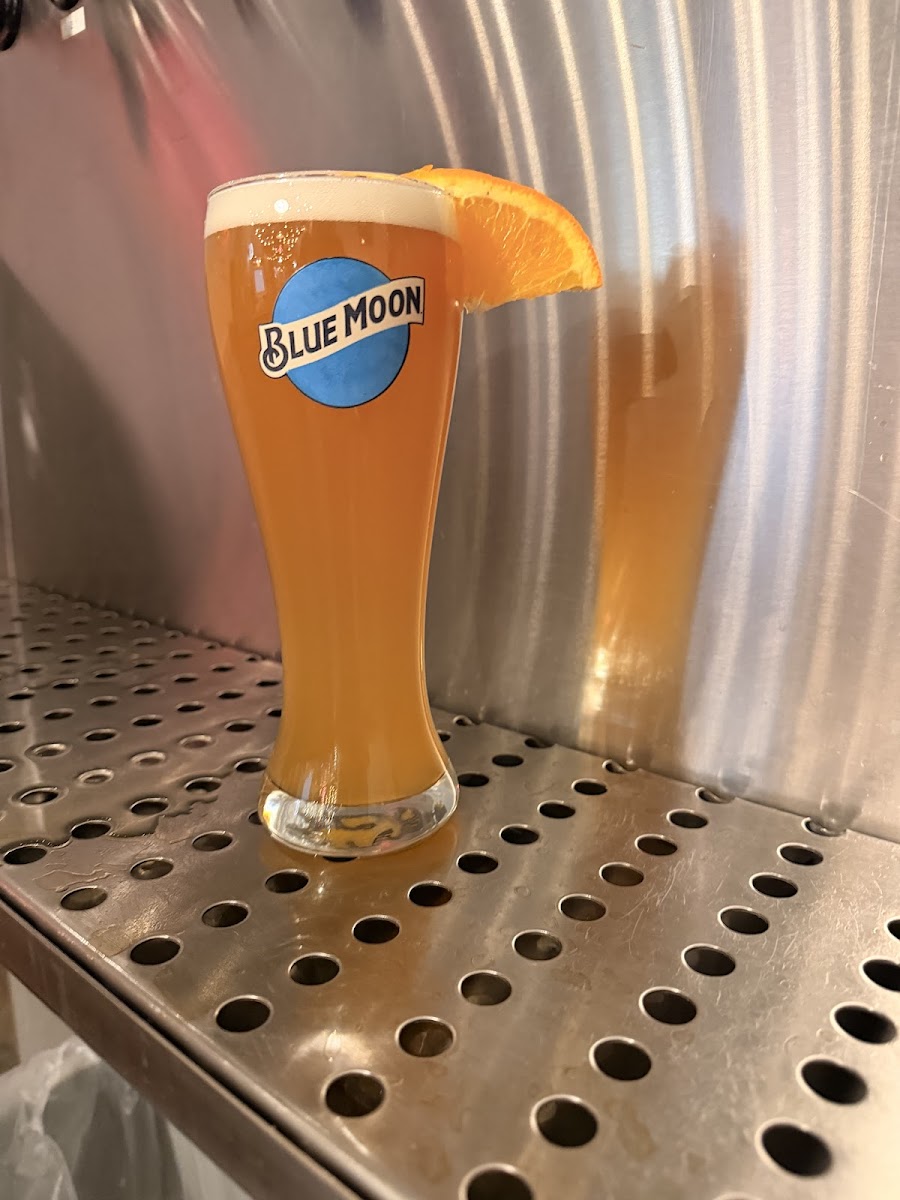 Hit's Tap Room Photo 4
