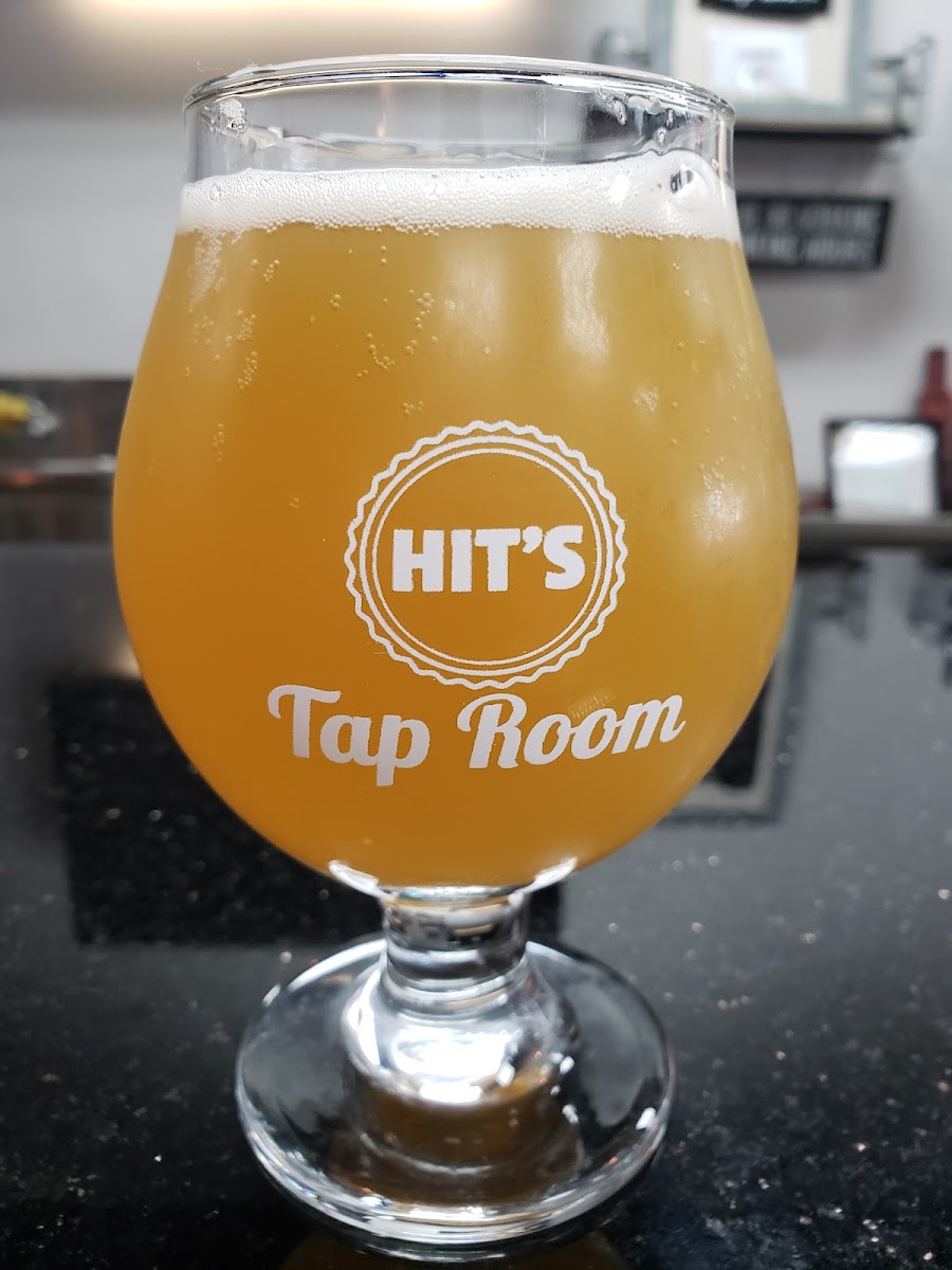Hit's Tap Room Photo 9
