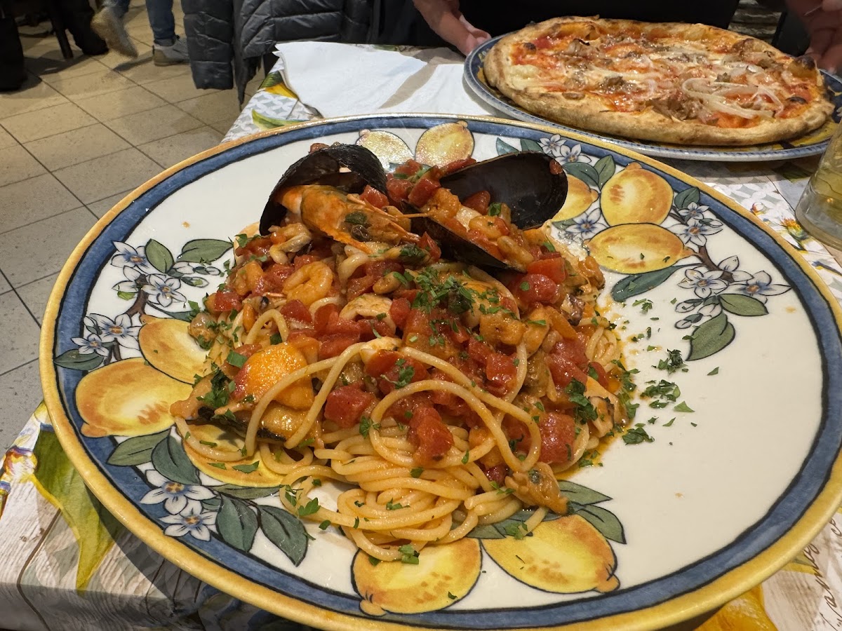 Pizzeria Trattoria Sorrento Photo 3