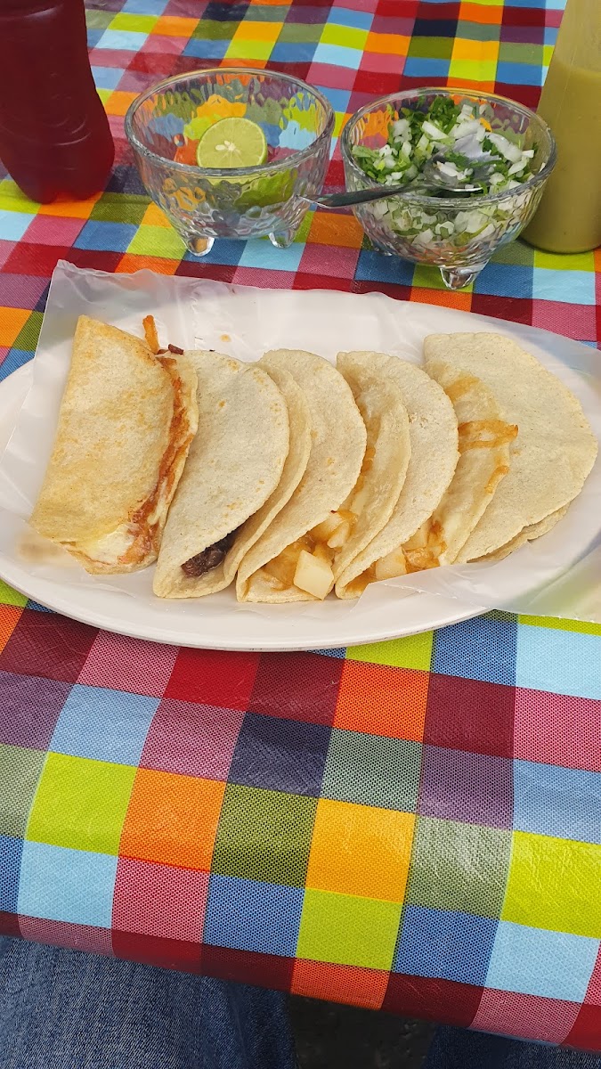 El Chefcito Tacos Photo 10