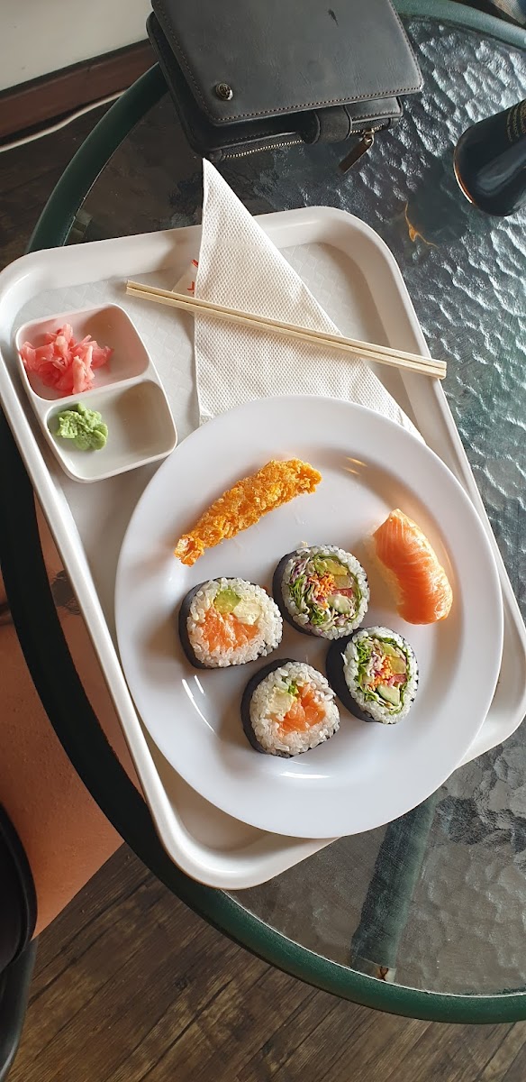 Little Tokyo Sushi Photo 9