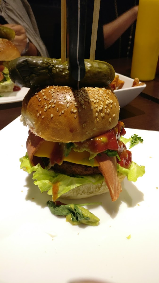 Lily Burger 'Beef & Vegan Grill-Club“ Photo 8