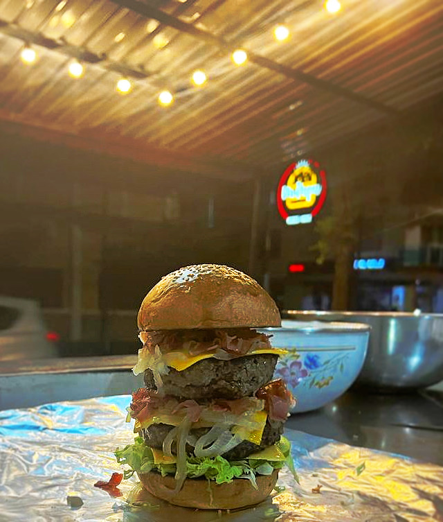 Mr. Papu-Burguer House