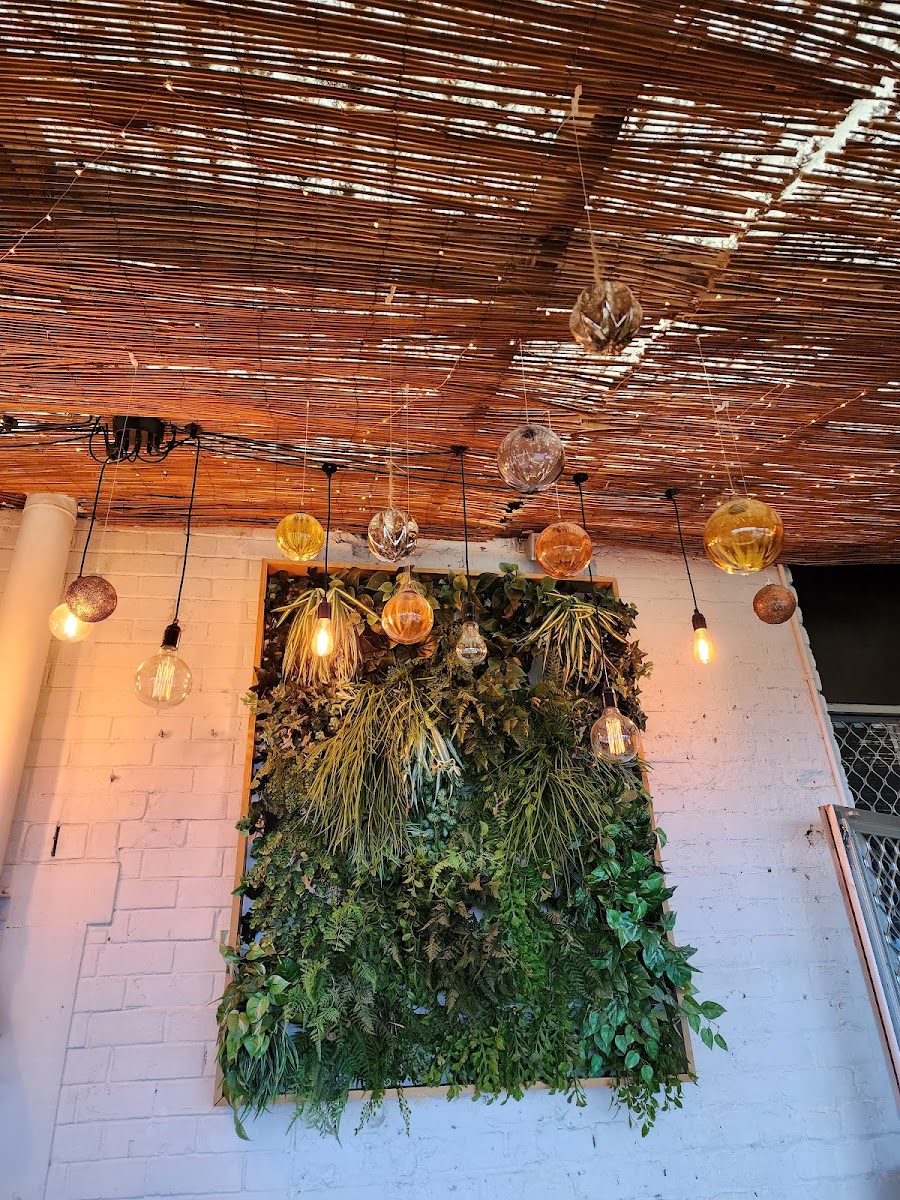 Split Bar & Restaurant Photo 4