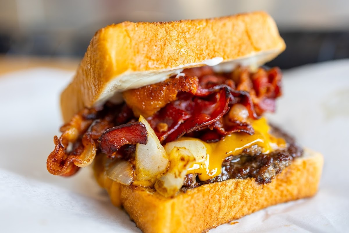 Busloop Burgers Photo 3