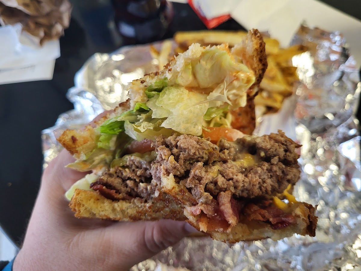 Busloop Burgers Photo 9