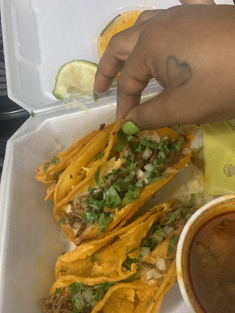 Taco City y Mas Photo 10