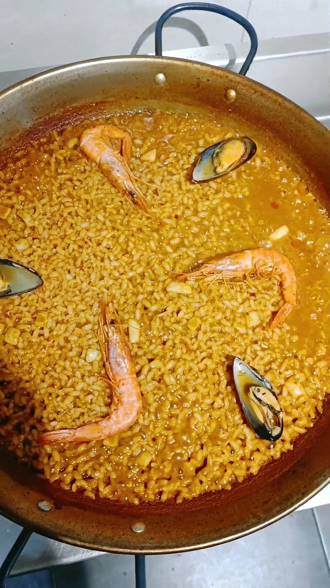 Folks Restaurant Bar: doner kebab & paella Photo 2