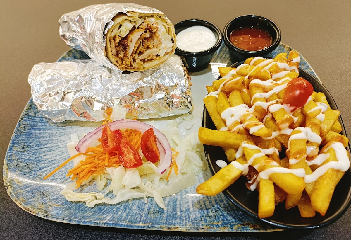 Folks Restaurant Bar: doner kebab & paella Photo 4