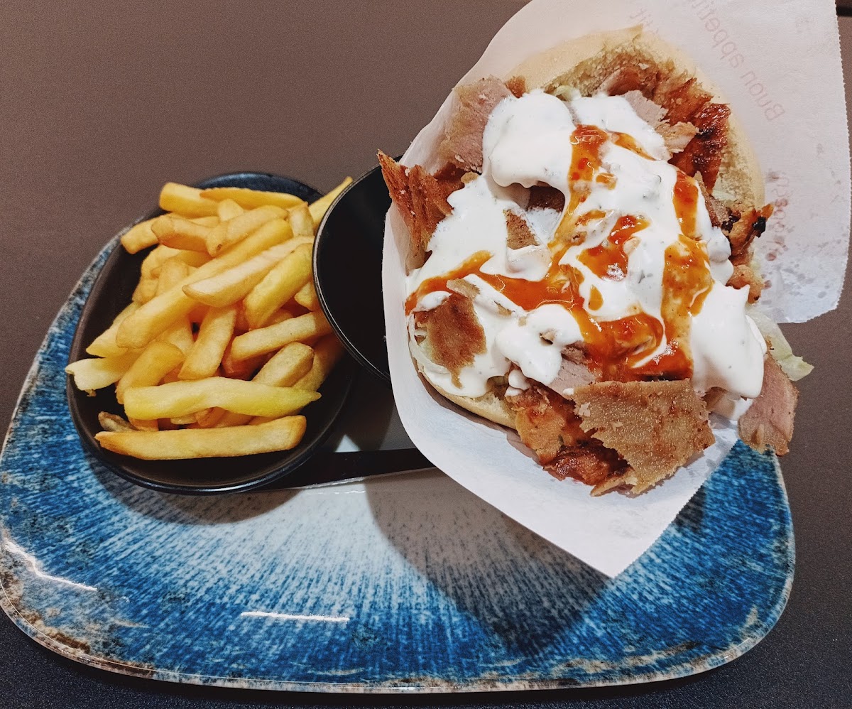 Folks Restaurant Bar: doner kebab & paella Photo 7