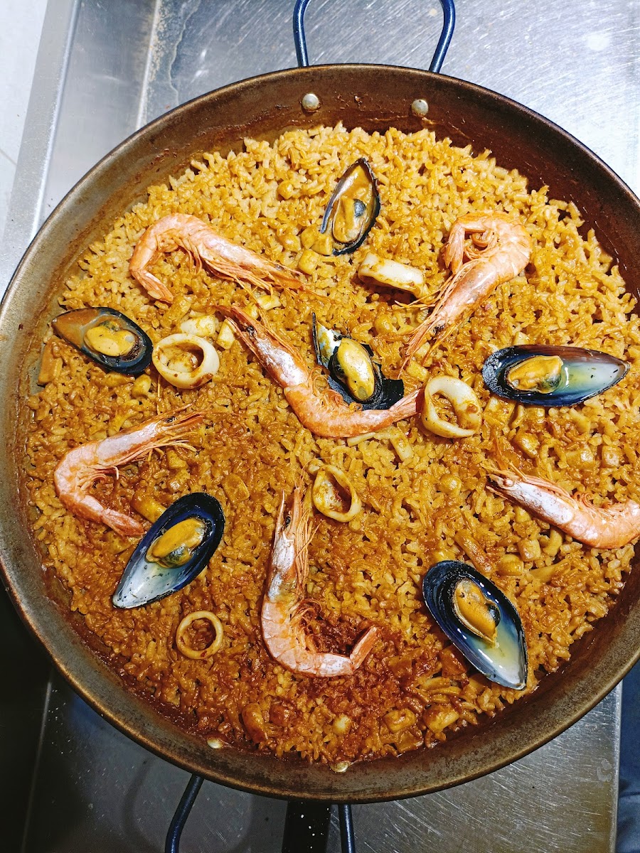 Folks Restaurant Bar: doner kebab & paella Photo 8