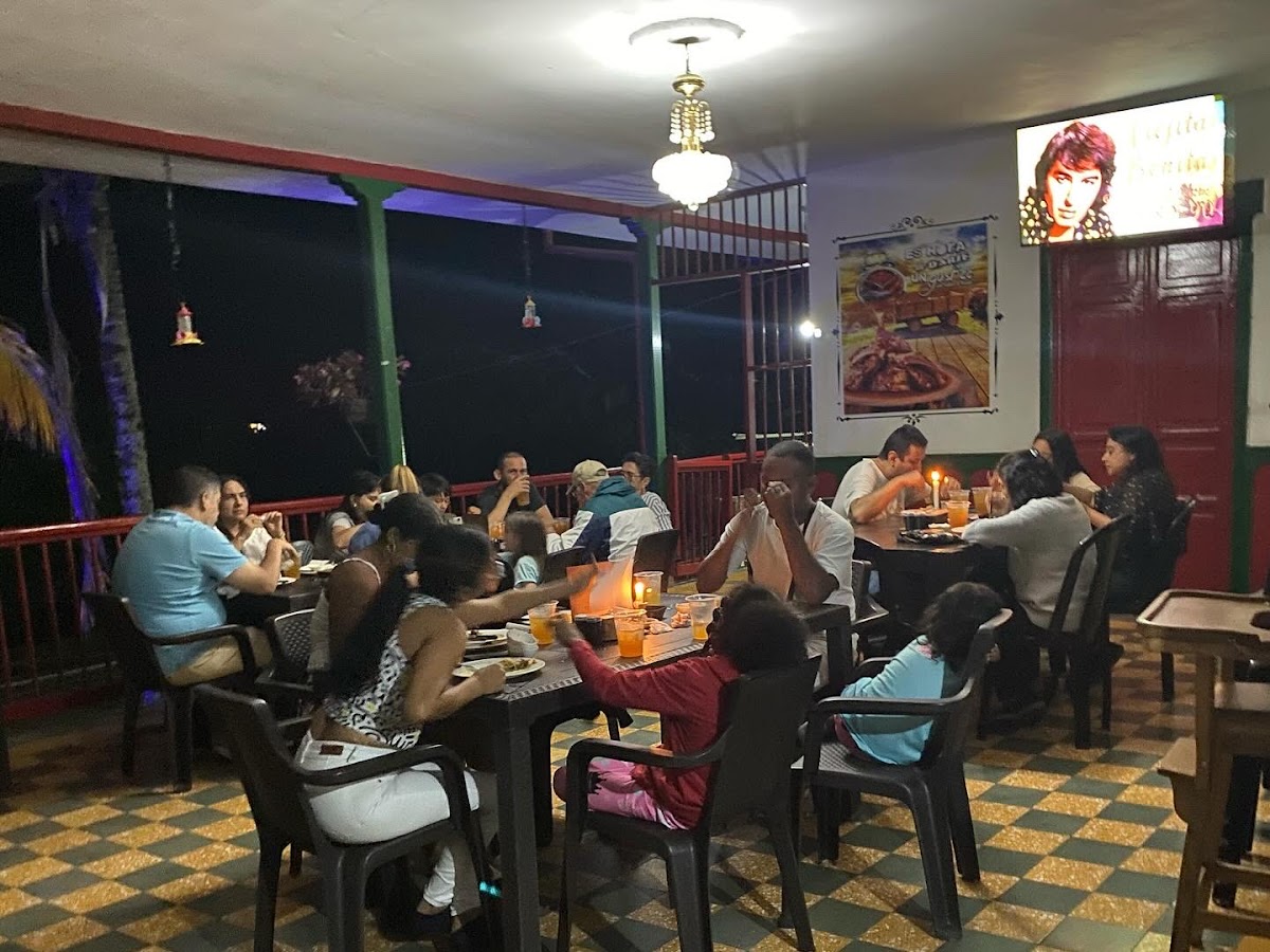 Mi Rancho Restaurante y Hostal
