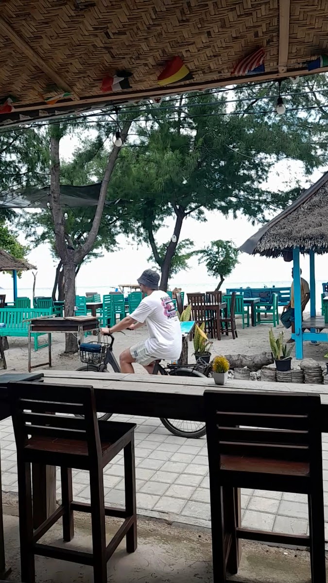 Adinda Cafe & Bungalows