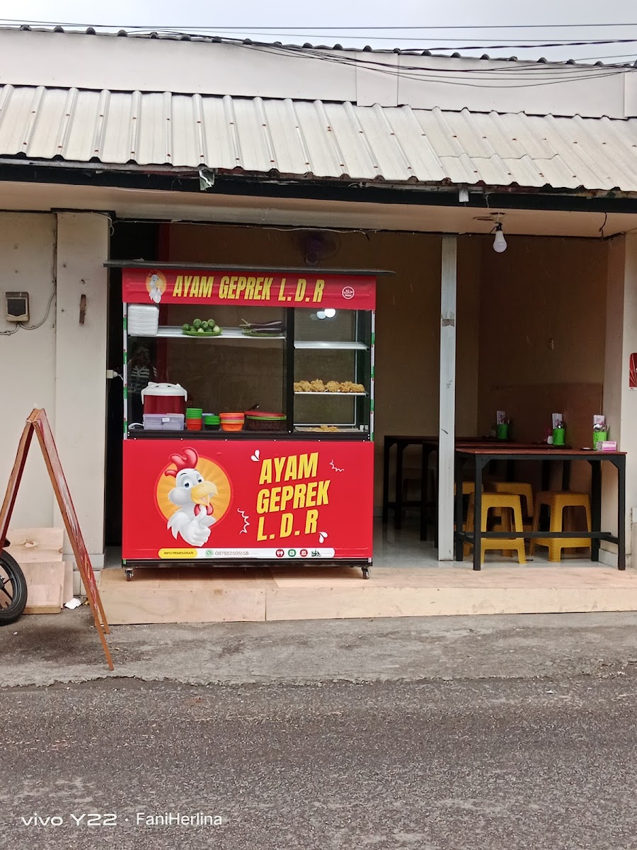 Ayam Geprek L.D.R