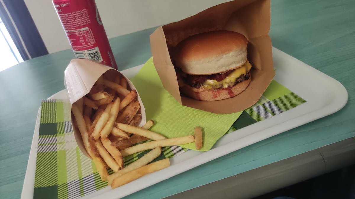 Willy’s fast food Photo 7