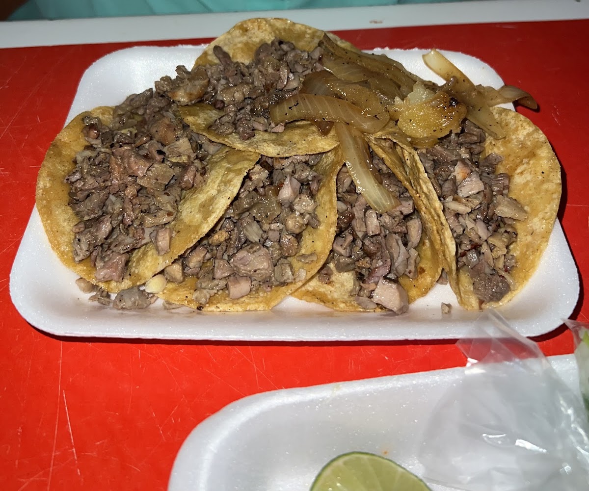 Hamburguesas y tacos Trova Photo 5